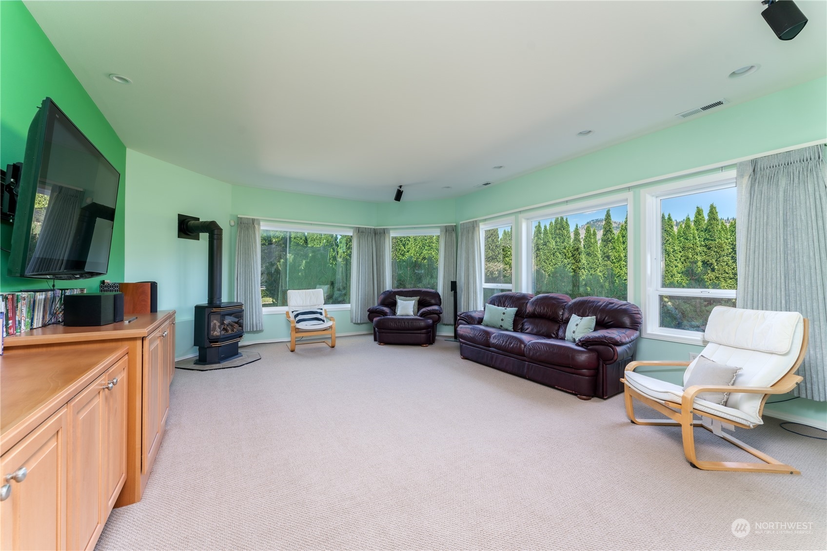 900 Loop Avenue Manson, WA 98831 - Photo 37 of 40 a living room with furniture and a large window