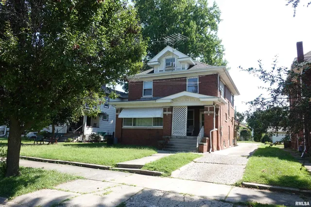 $120,000 | 409 North Broad Street, Unit 1, Galesburg, IL 61401