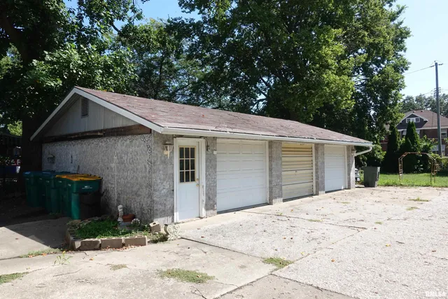 $120,000 | 409 North Broad Street, Unit 1, Galesburg, IL 61401