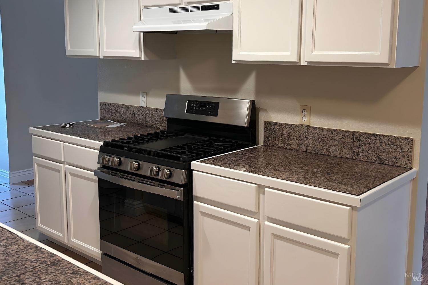 1022 Ruth Place Santa Rosa, CA 95401 - Photo 7 of 17