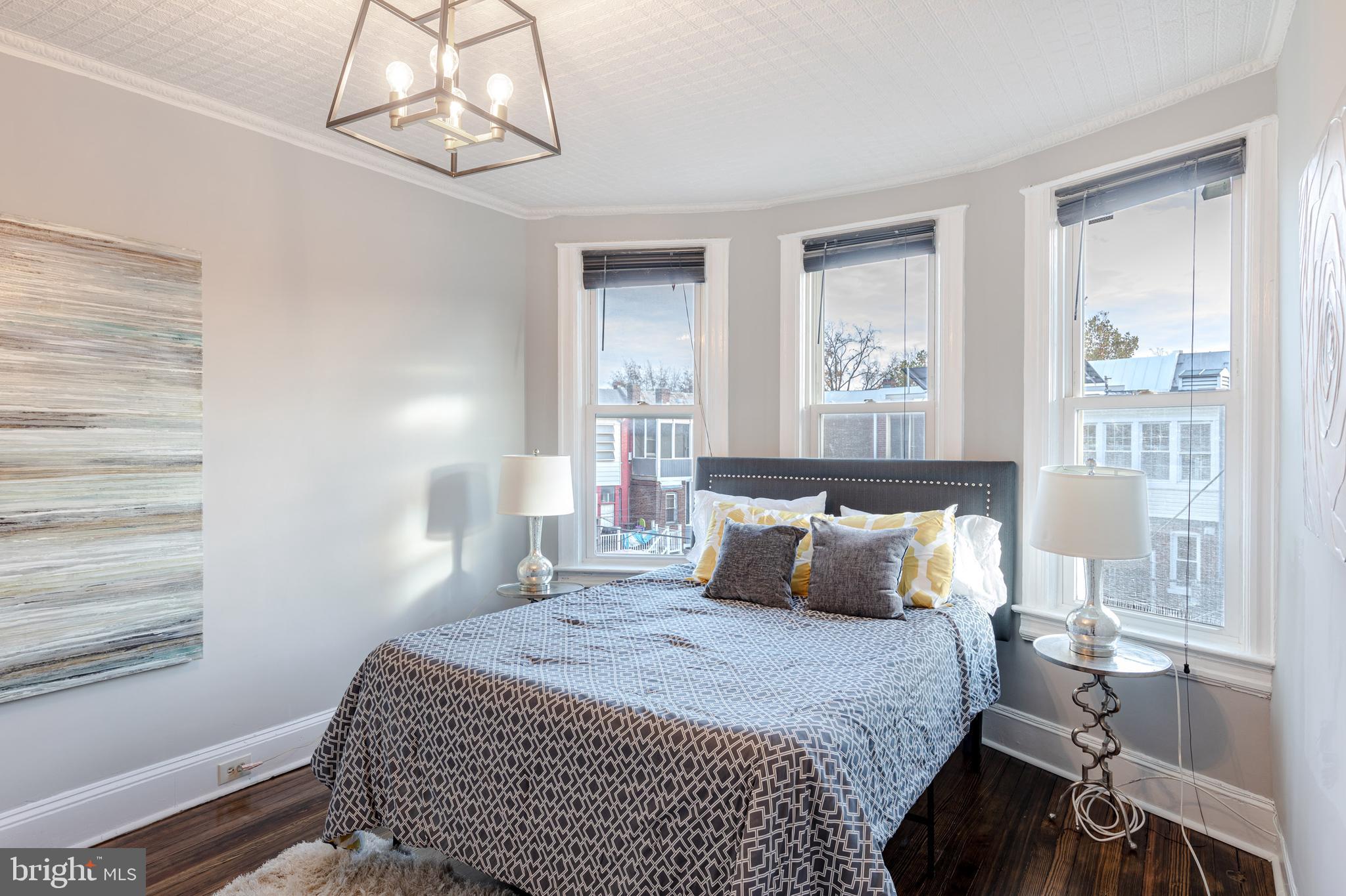 216 Rhode Island Avenue Northwest Washington, DC 20001 - Photo 17 of 28 Full of light!
