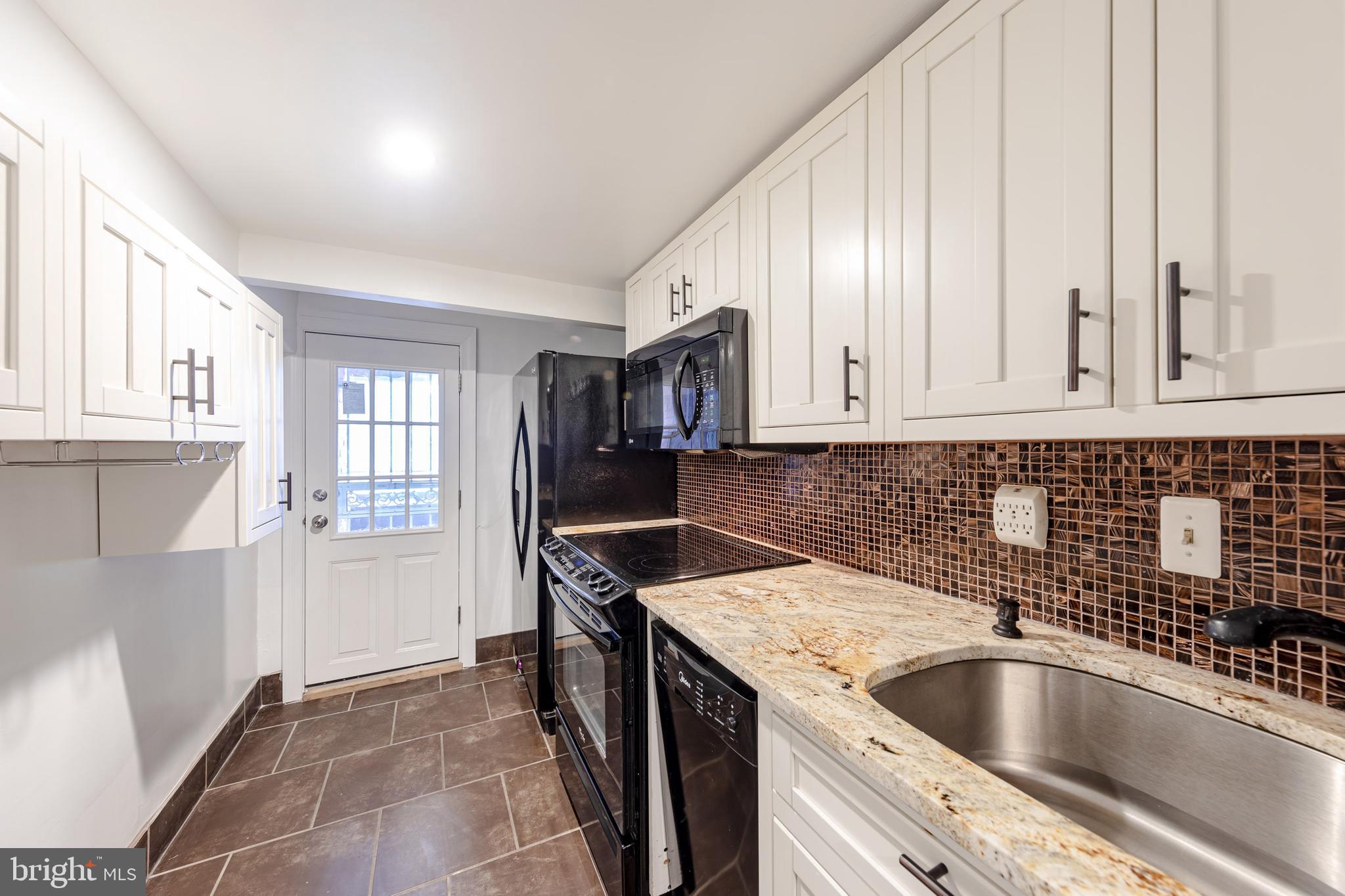 216 Rhode Island Avenue Northwest Washington, DC 20001 - Photo 23 of 28 Lower Level In-Law Suite Kitchen