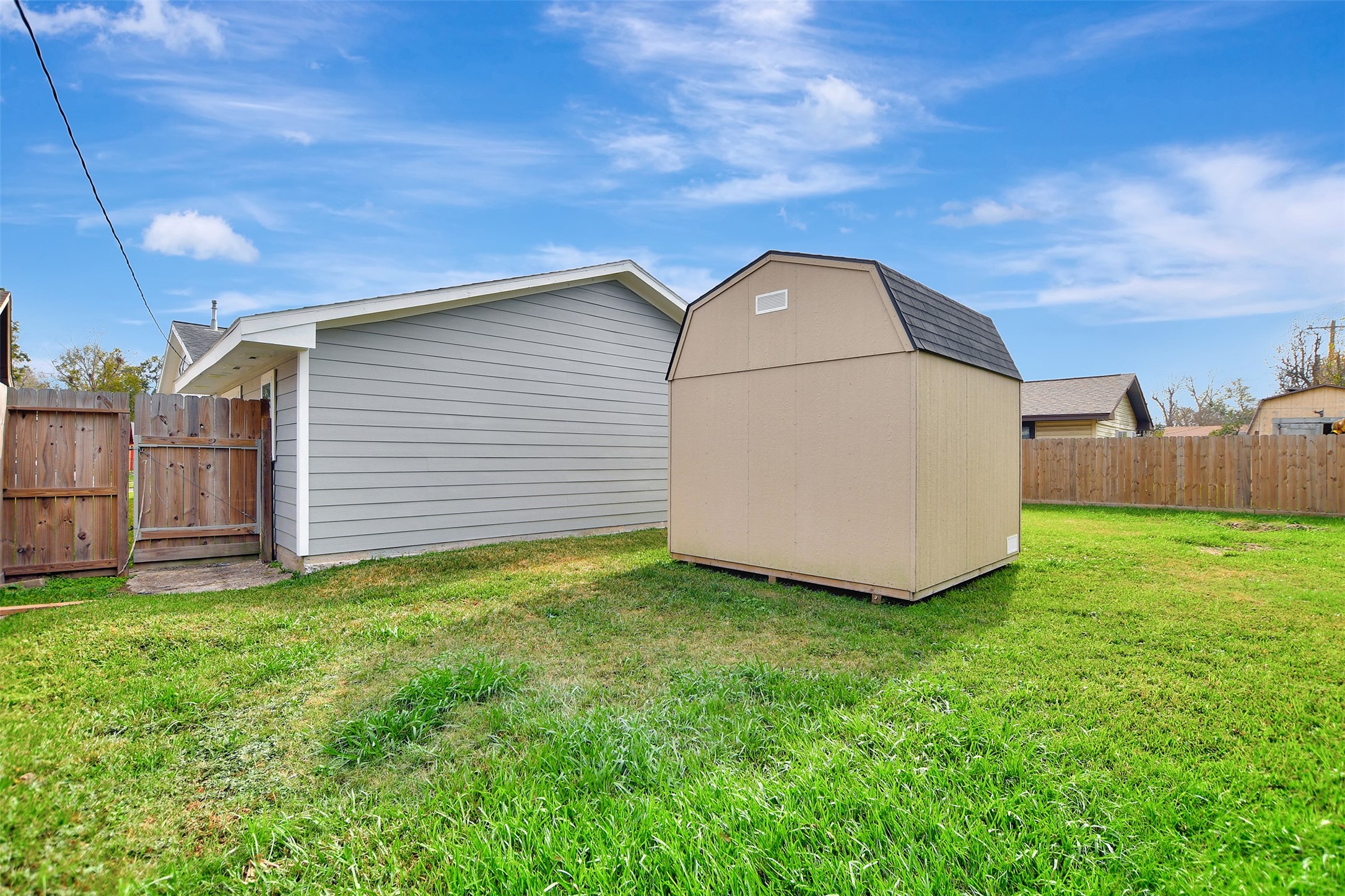 704 Teabury Street Pasadena, TX 77503 - Photo 39 of 43 a view of backyard of house
