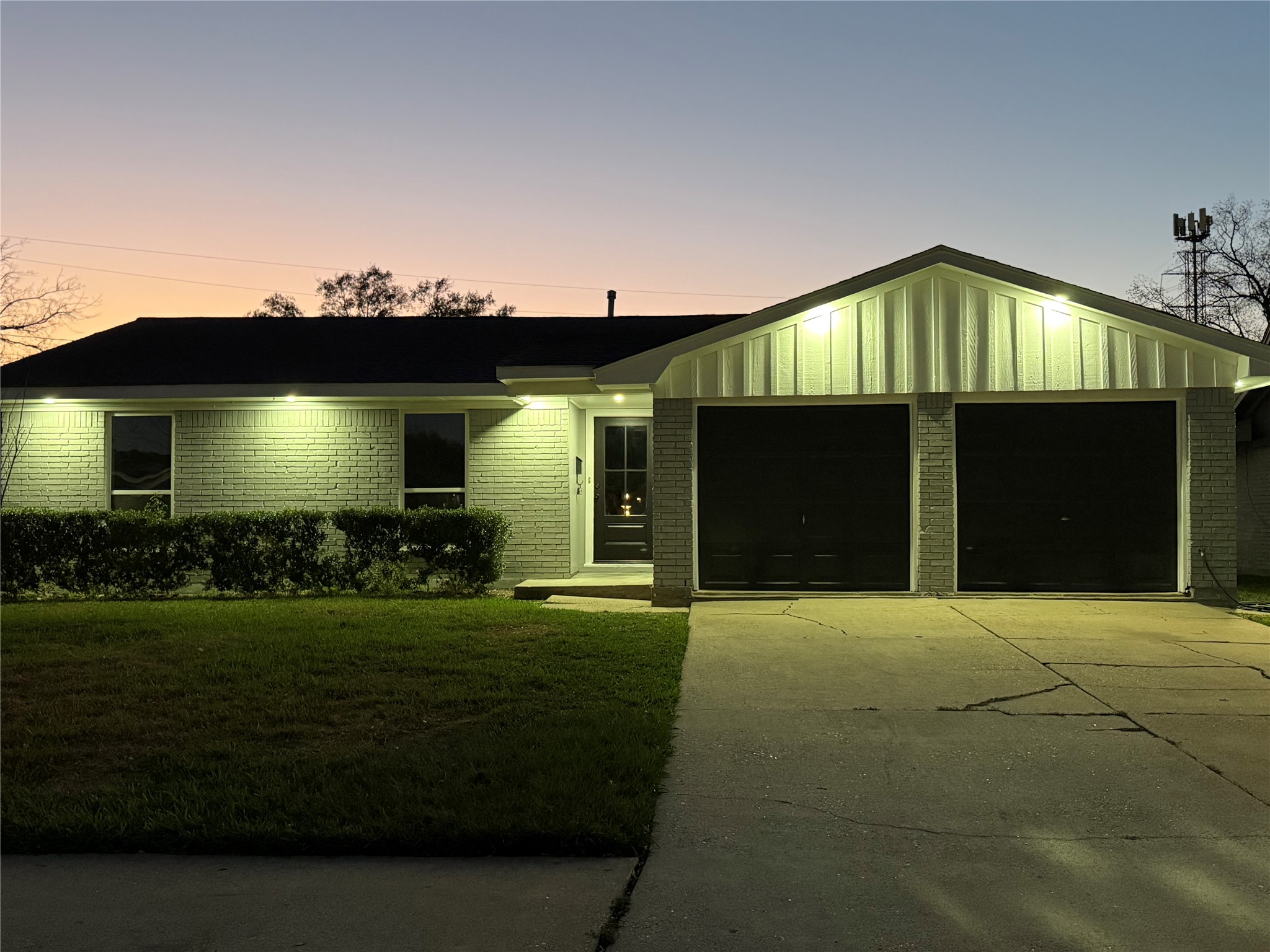 704 Teabury Street Pasadena, TX 77503 - Photo 43 of 43 a front view of a house having yard