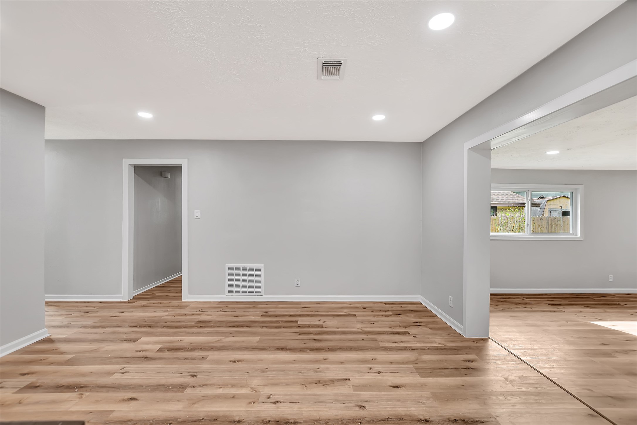 704 Teabury Street Pasadena, TX 77503 - Photo 10 of 43 a view of room