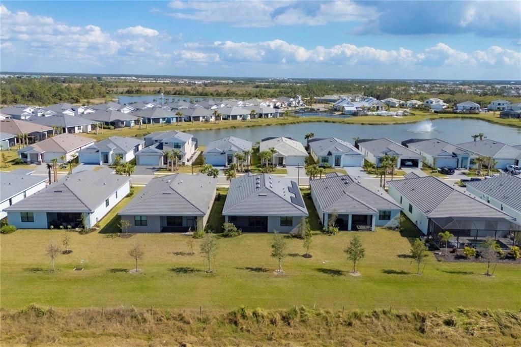 18575 Midsummer Place Venice, FL 34293 - Photo 4 of 45