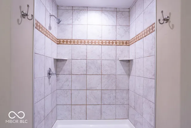 $335,000 | 5660 Victory Drive, Columbus, IN 47203