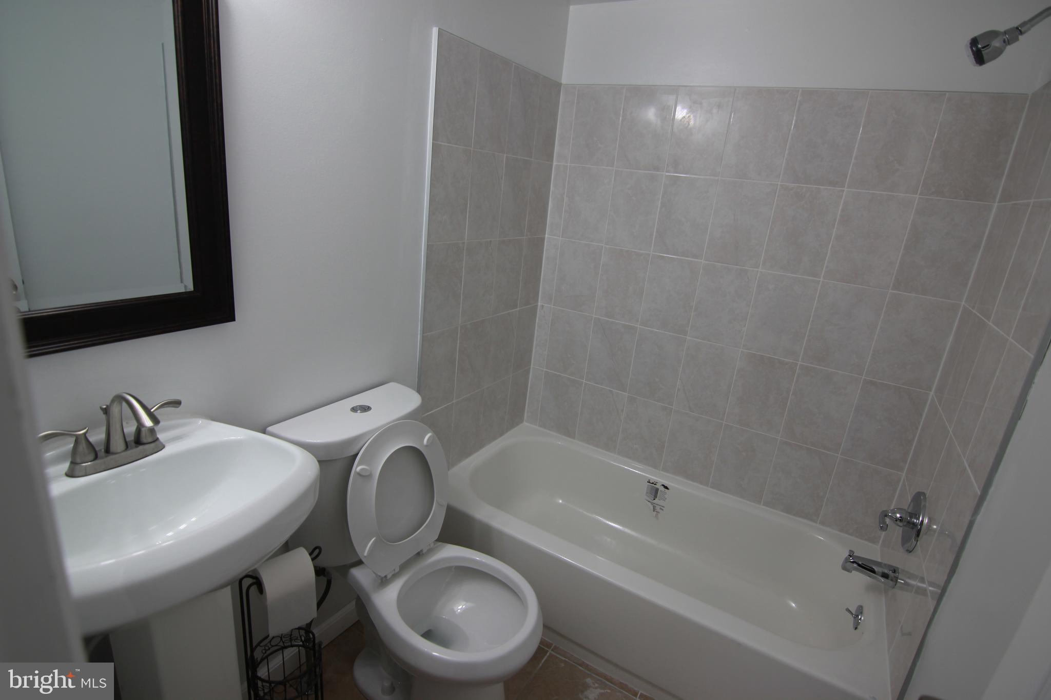 9 Thomas Road, Unit 1 Aston, PA 19014 - Photo 6 of 9