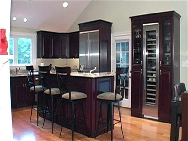 7 Juniper Road Lynnfield, MA 01940 - Photo 3 of 21 Gallery Image 3
