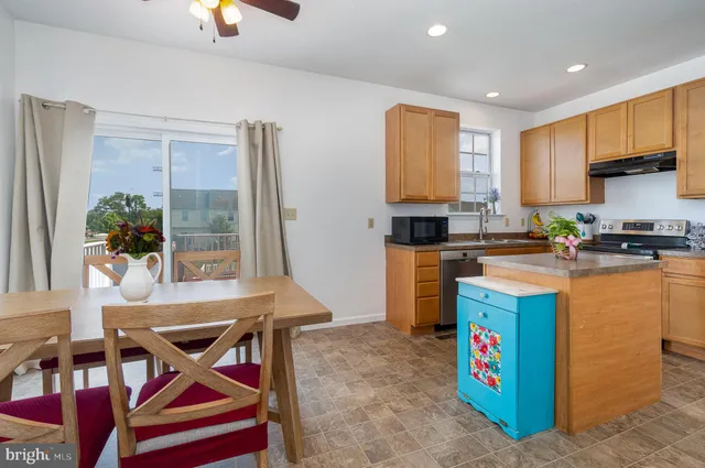 $1,745 | 319 Mineral Drive, York, PA 17408