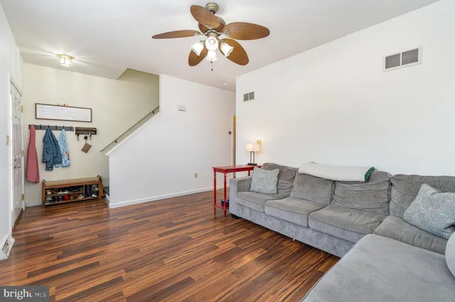 $1,745 | 319 Mineral Drive, York, PA 17408