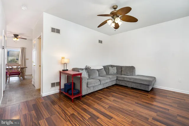 $1,745 | 319 Mineral Drive, York, PA 17408