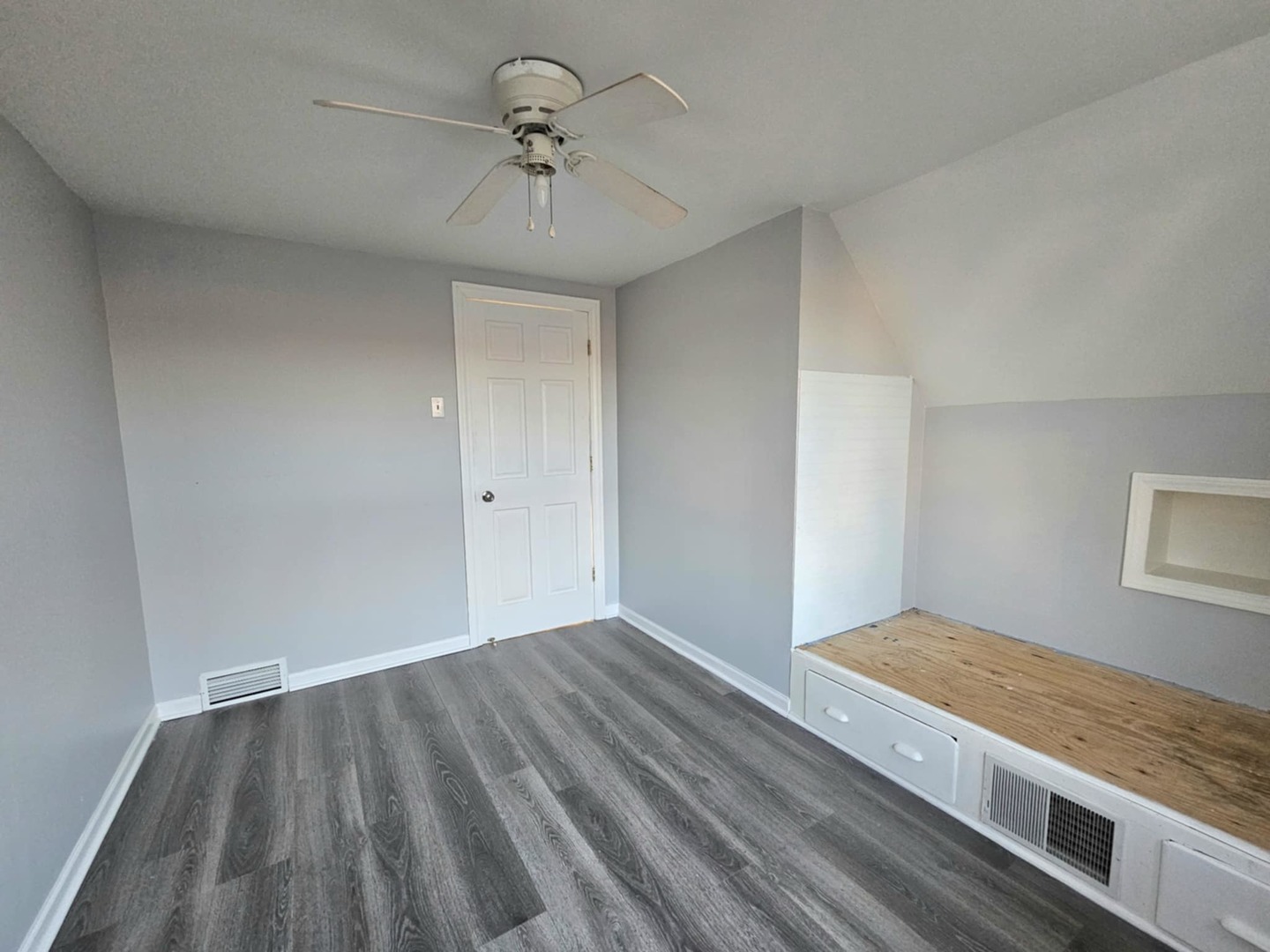 4125 West Marquette Road Chicago, IL 60629 - Photo 11 of 44 Gallery Image 11