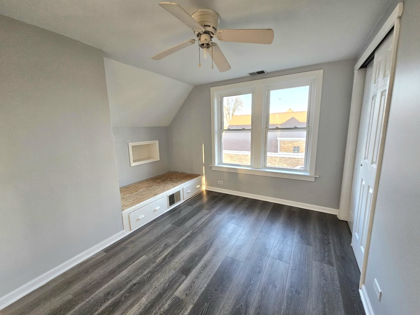4125 West Marquette Road Chicago, IL 60629 - Photo 10 of 44 Gallery Image 10