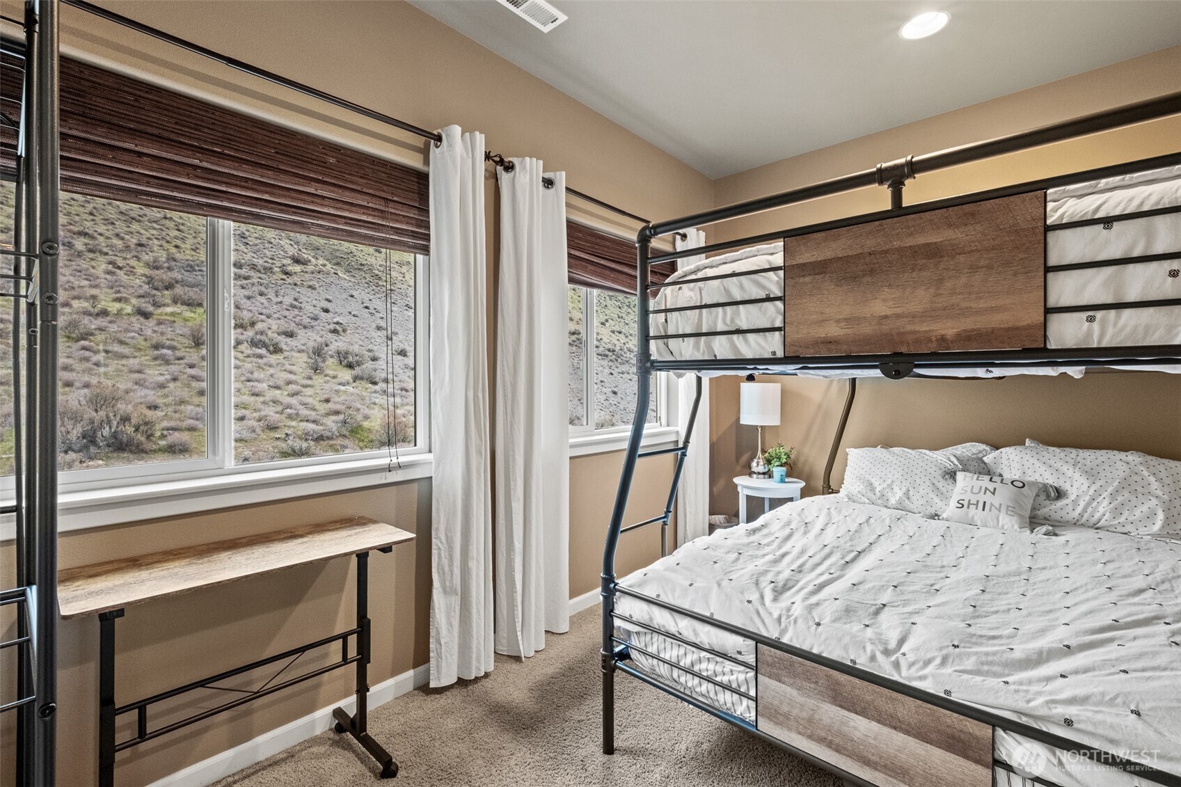 23325 Sunserra Loop, Unit A44 Quincy, WA 98848 - Photo 23 of 34 a bedroom with a bed and a window