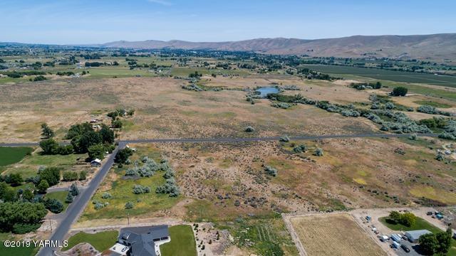 Nna South Griffin Road South Prosser, WA 99350 - Photo 10 of 16 an aerial view of a houses with outdoor space
