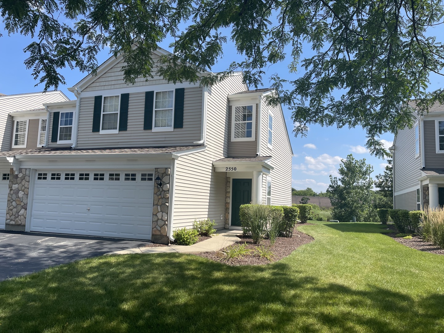 2550 Oak Tree Lane Plainfield, IL 60586 - Photo 2 of 24