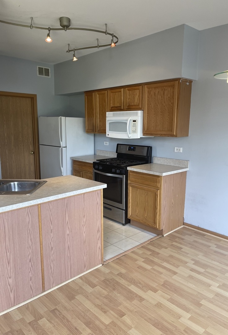 2550 Oak Tree Lane Plainfield, IL 60586 - Photo 8 of 24