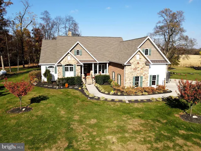 $1,000,000 | 140 West Reynolds Road, New Oxford, PA 17350