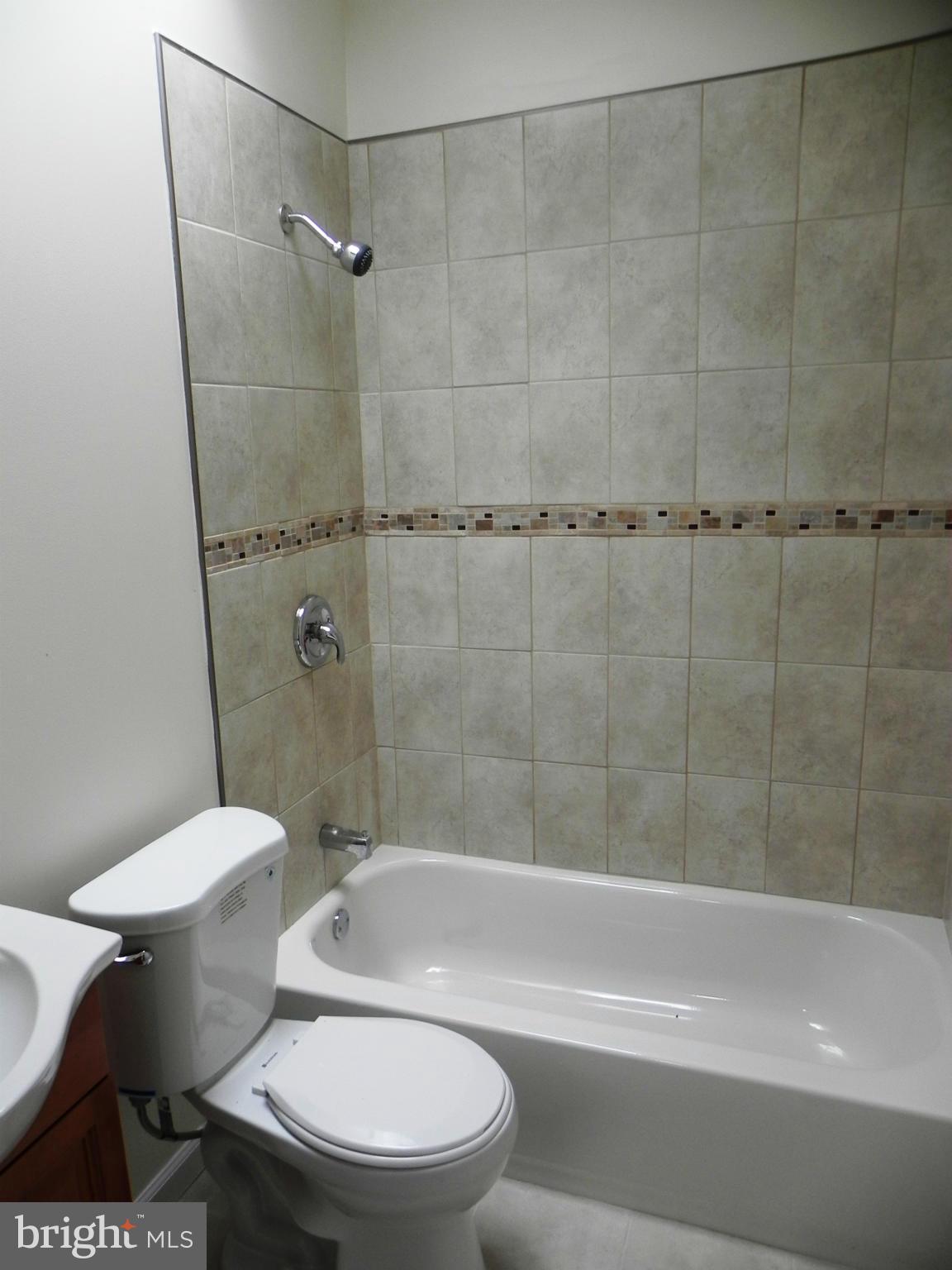 3623 Old York Road Baltimore, MD 21218 - Photo 6 of 14 Bath