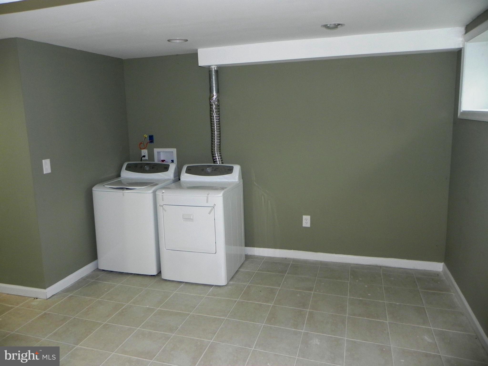 3623 Old York Road Baltimore, MD 21218 - Photo 9 of 14 Laundry