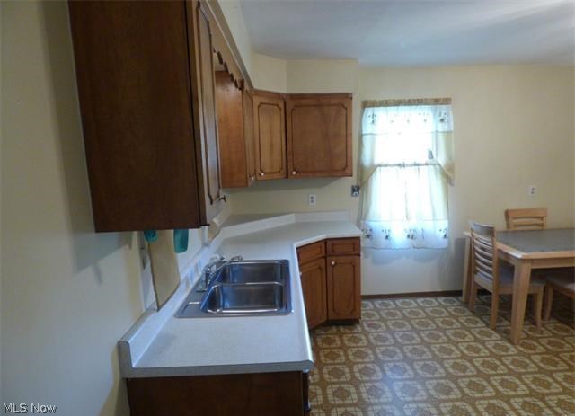 2404 Reeves Road Northeast Warren, OH 44483 - Photo 4 of 14 Gallery Image 4