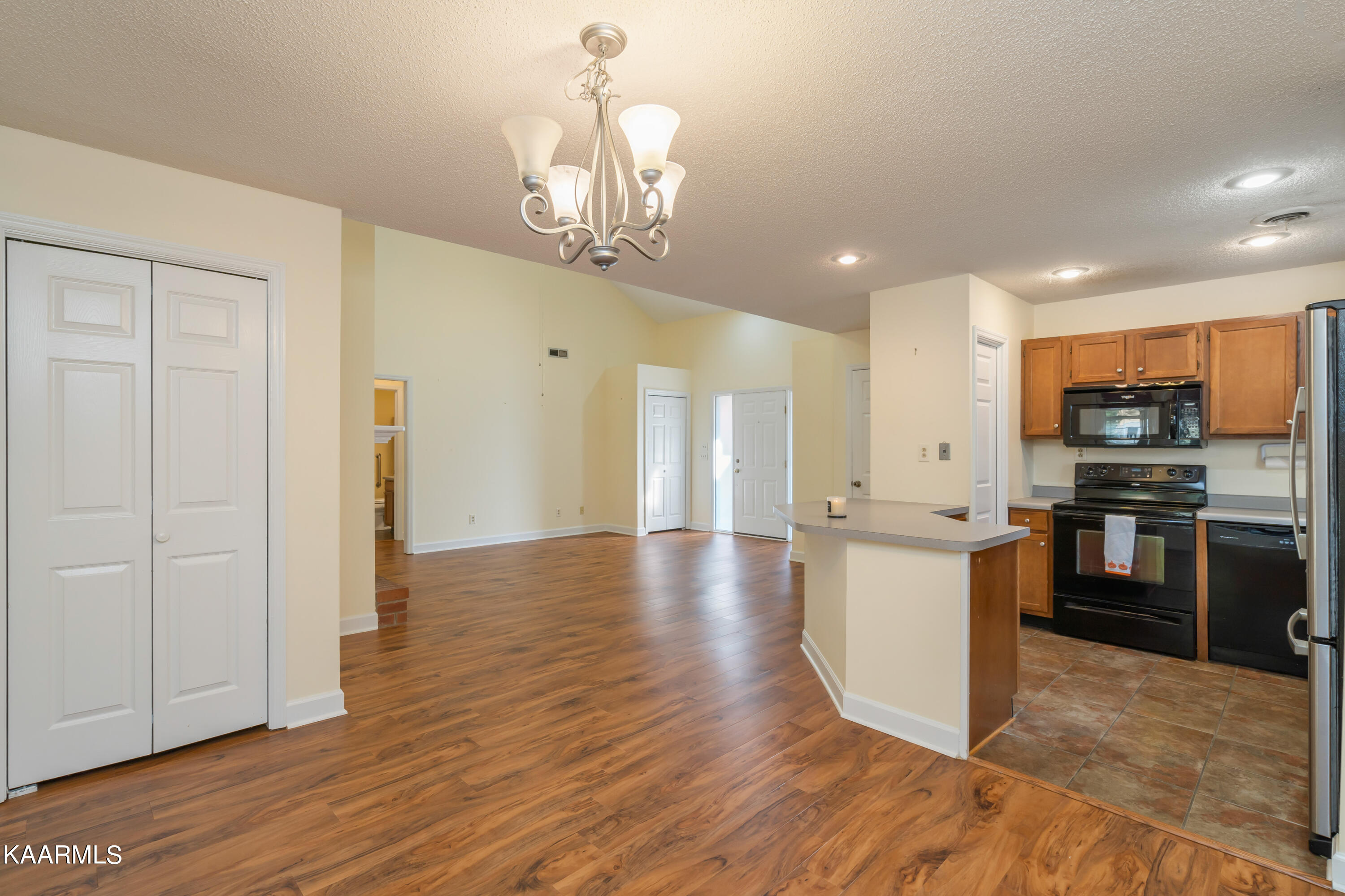 824 Gresham Road Knoxville, TN 37918 - Photo 12 of 28 824 Gresham Rd-15
