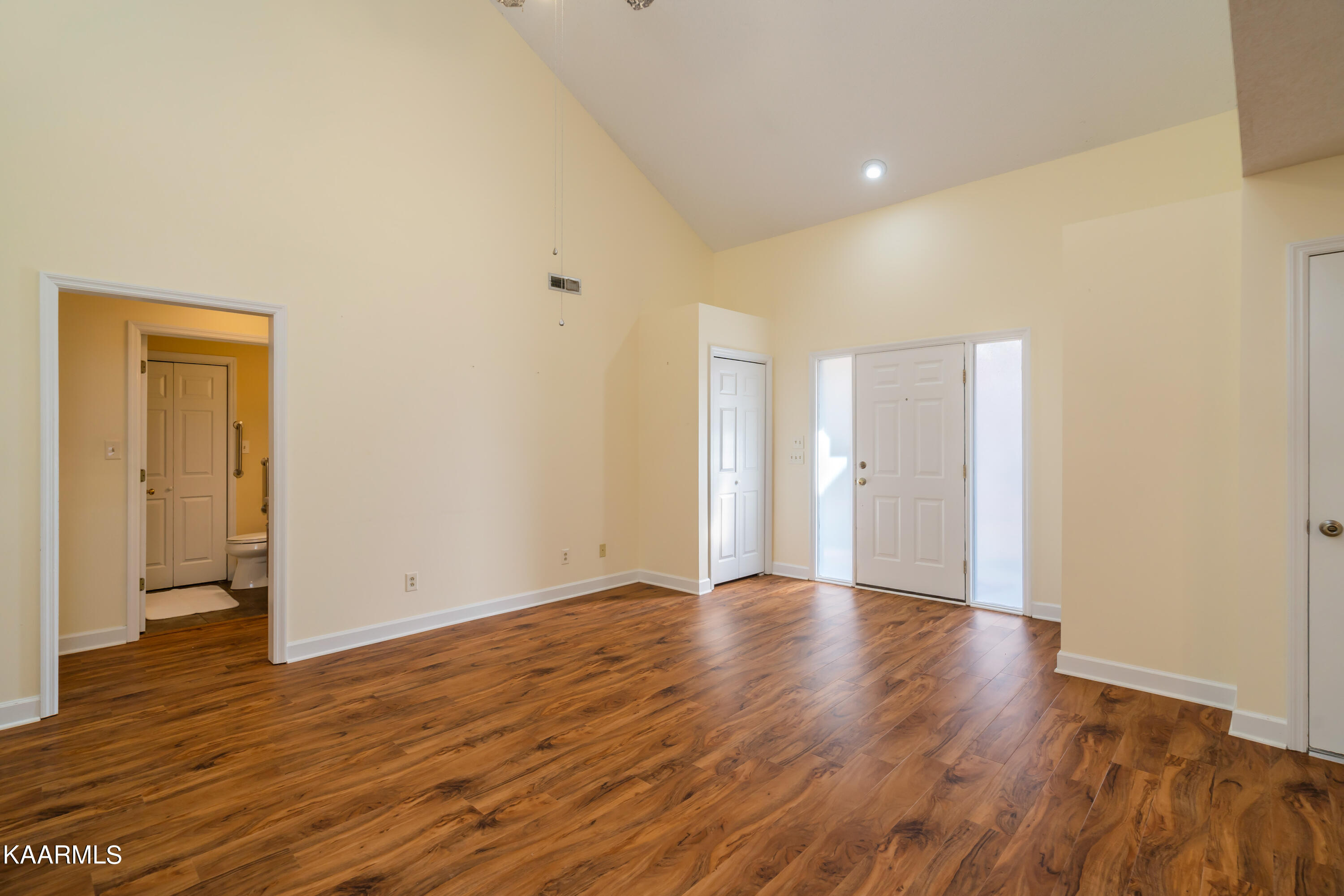 824 Gresham Road Knoxville, TN 37918 - Photo 13 of 28 824 Gresham Rd-16