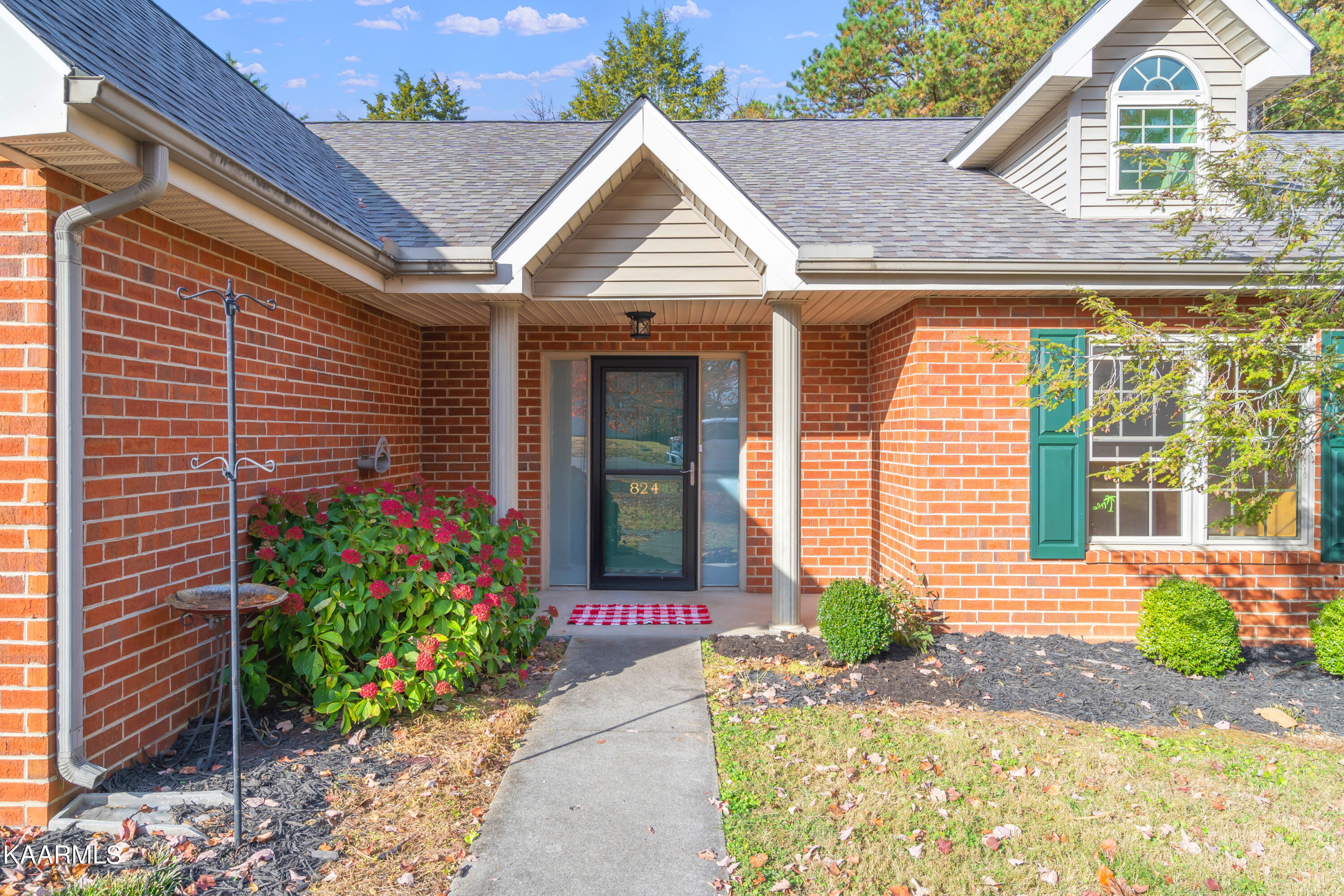 824 Gresham Road Knoxville, TN 37918 - Photo 2 of 28 824 Gresham Rd-26