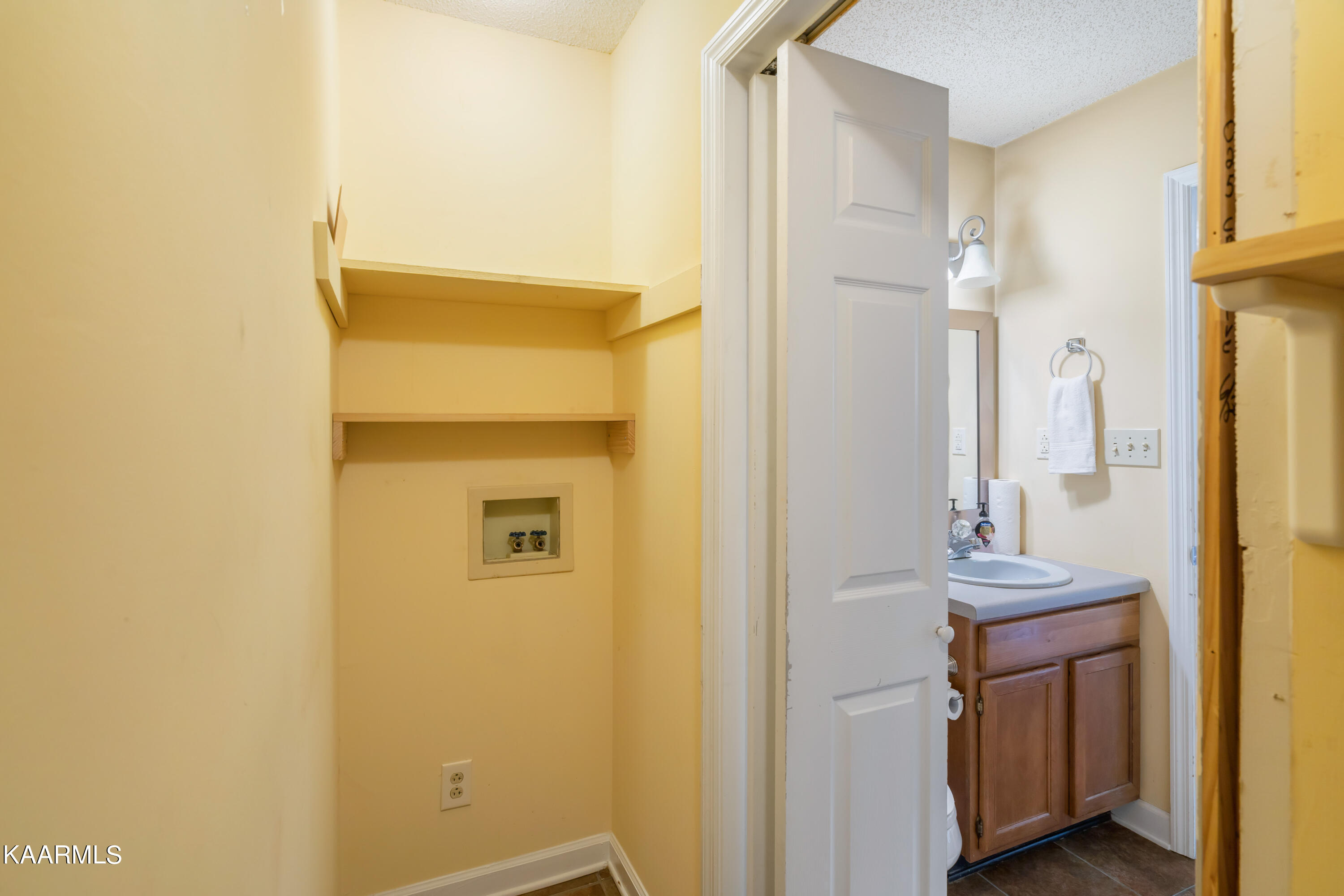 824 Gresham Road Knoxville, TN 37918 - Photo 23 of 28 824 Gresham Rd-8