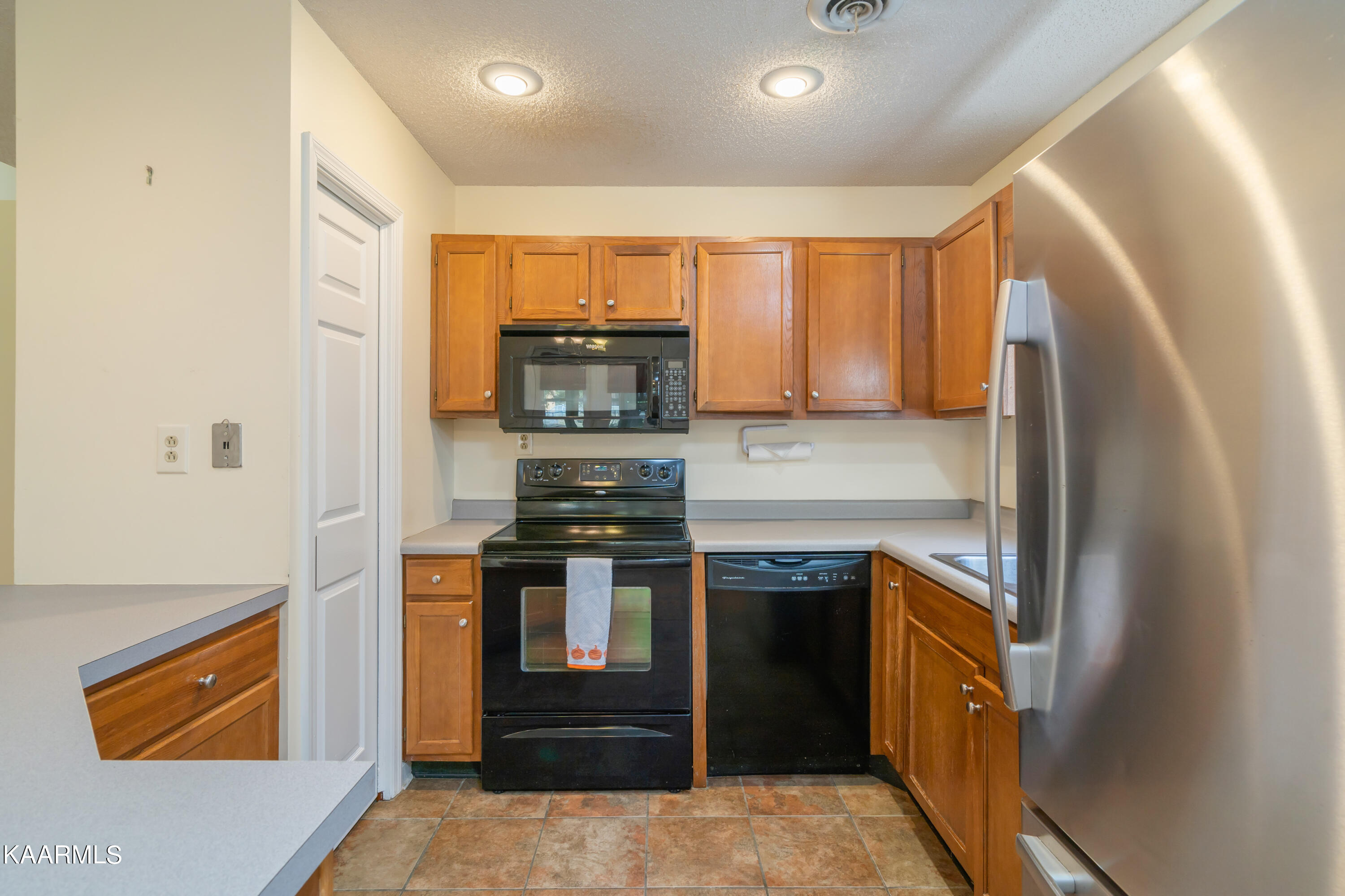 824 Gresham Road Knoxville, TN 37918 - Photo 9 of 28 824 Gresham Rd-12