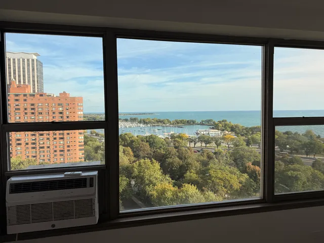 $2,699 | 2970 North Lake Shore Drive, Unit 18D, Chicago, IL 60657