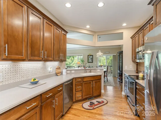 $609,900 | 31 Headwater Drive, Hendersonville, NC 28739