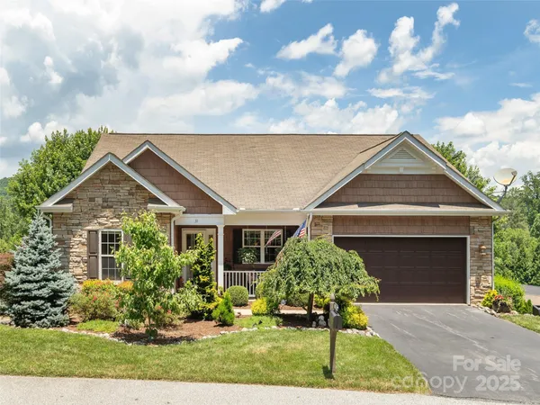 $609,900 | 31 Headwater Drive, Hendersonville, NC 28739