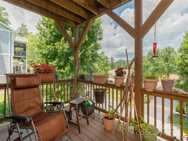 $609,900 | 31 Headwater Drive, Hendersonville, NC 28739