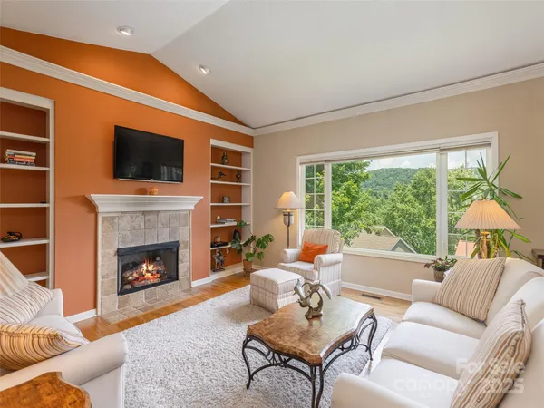 $609,900 | 31 Headwater Drive, Hendersonville, NC 28739