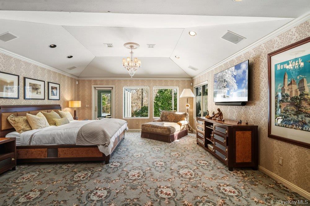8 Forest Court Syosset, NY 11791 - Photo 14 of 40 View of primary suite with 2 WIC