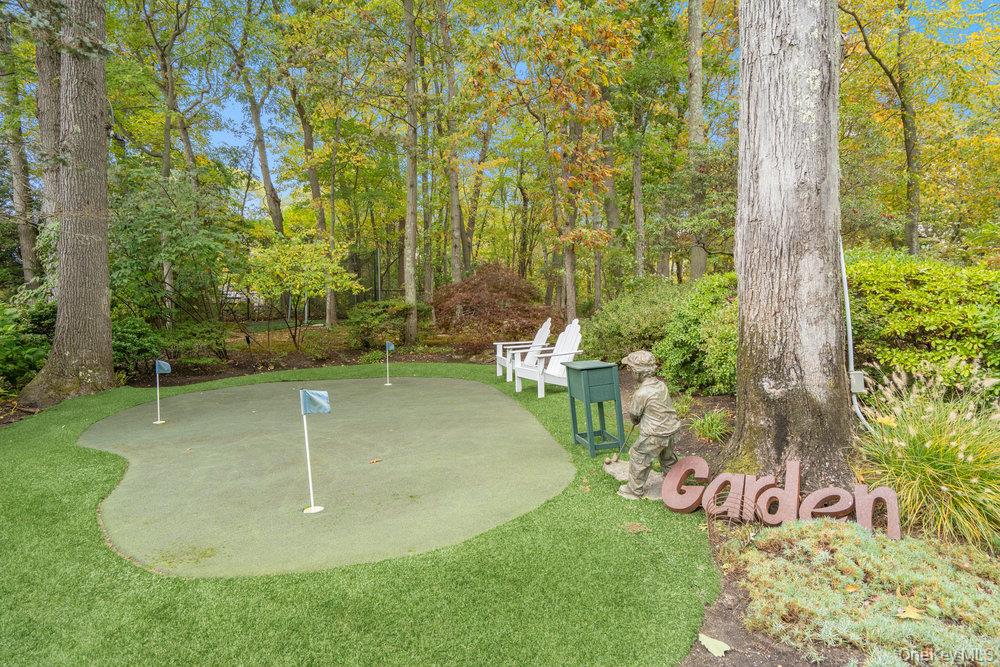 8 Forest Court Syosset, NY 11791 - Photo 29 of 40 View of putting green