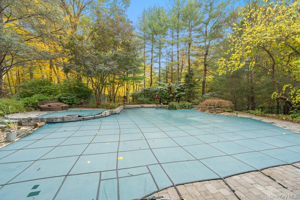 8 Forest Court Syosset, NY 11791 - Photo 31 of 40