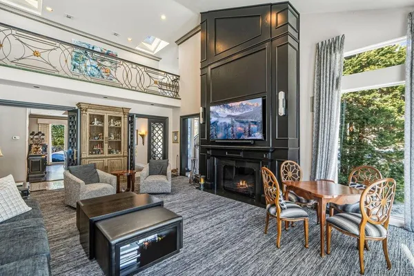 $3,998,000 | 8 Forest Court, Syosset, NY 11791