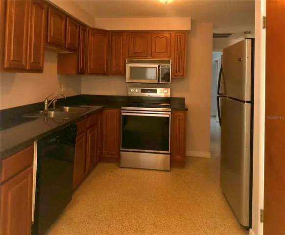 $2,600 | 2054 Broadway, Clearwater, FL 33755