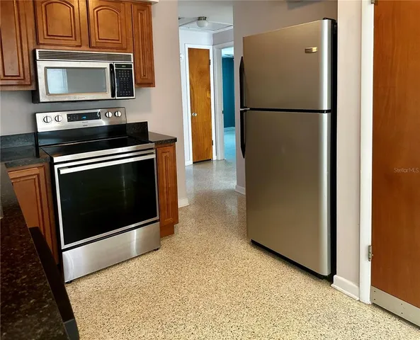 $2,600 | 2054 Broadway, Clearwater, FL 33755