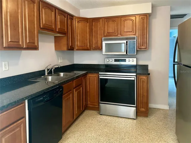 $2,600 | 2054 Broadway, Clearwater, FL 33755