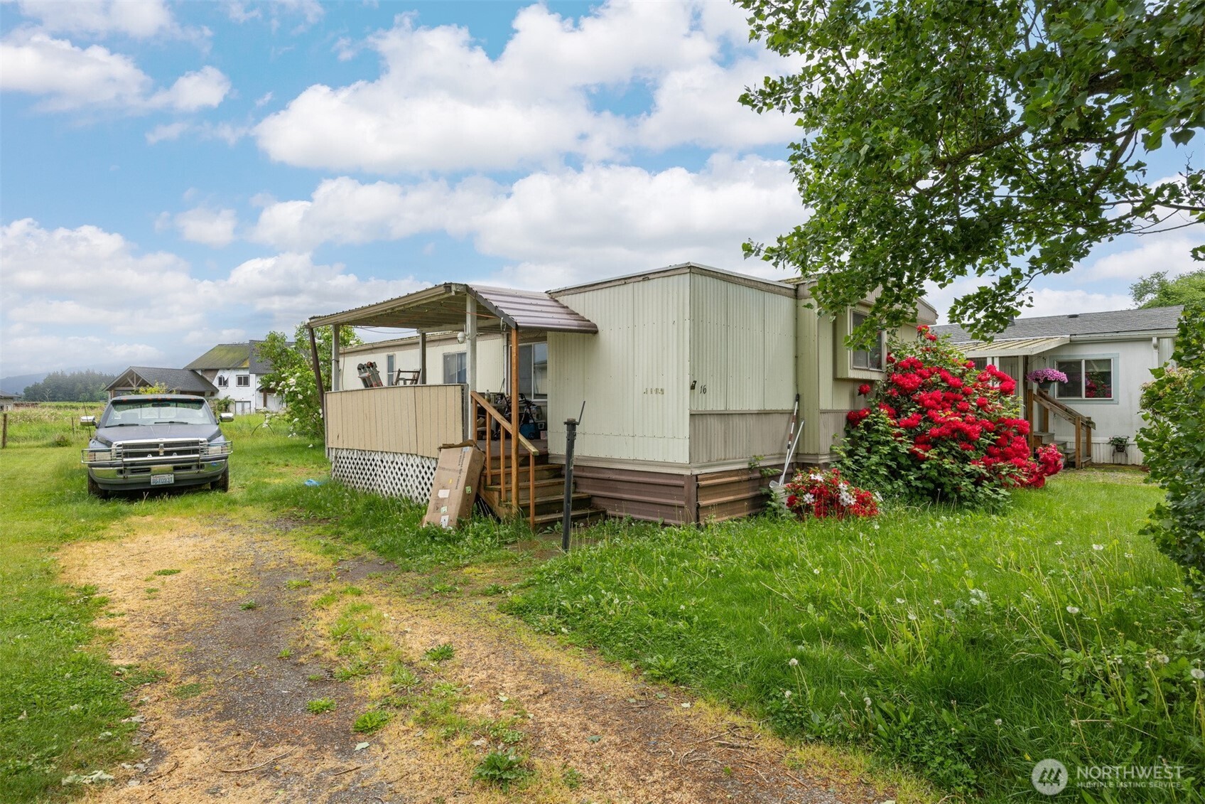 380 East Pole Road, Unit 16 Lynden, WA 98264 - Photo 3 of 4