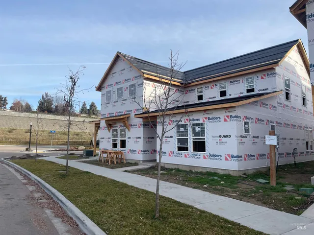 $579,900 | 158 North Edgewood Lane, Eagle, ID 83616