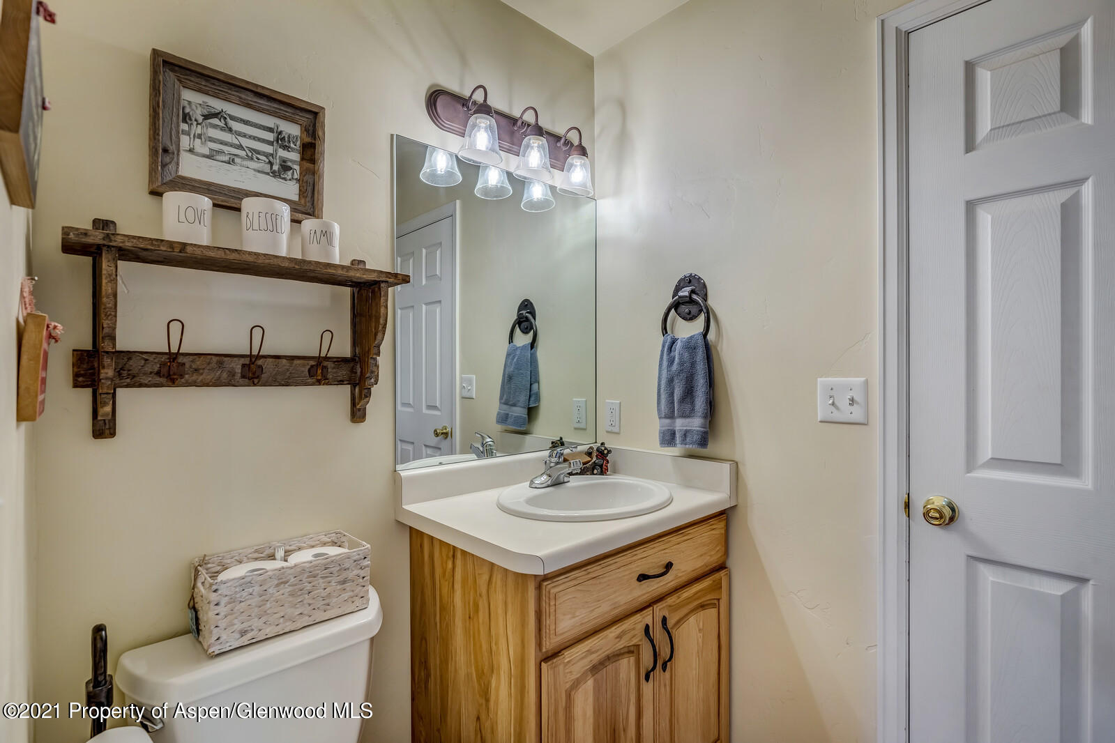 1366 West Spruce Court Rifle, CO 81650 - Photo 17 of 25 17_1336_W_Spruce_Ct017_mls