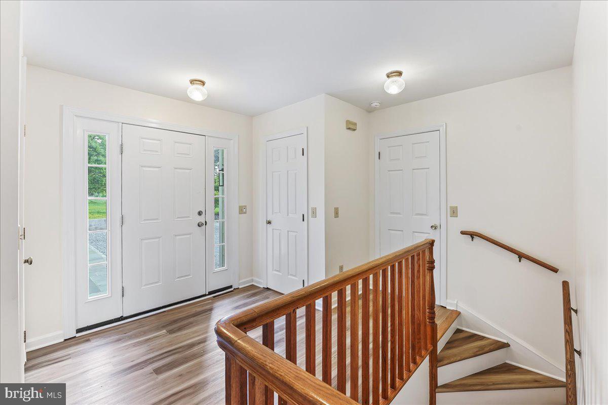 619 East Hillendale Road Chadds Ford, PA 19317 - Photo 6 of 24 Foyer