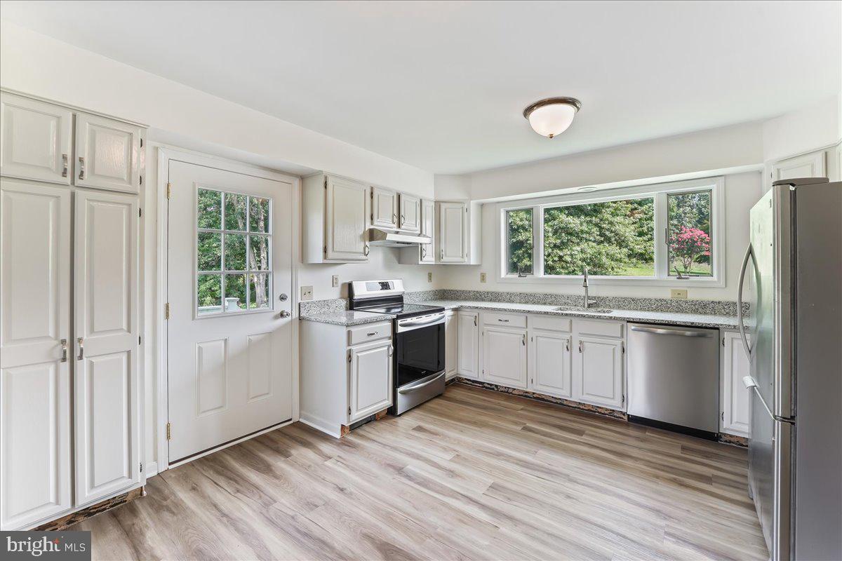 619 East Hillendale Road Chadds Ford, PA 19317 - Photo 7 of 24 Kitchen