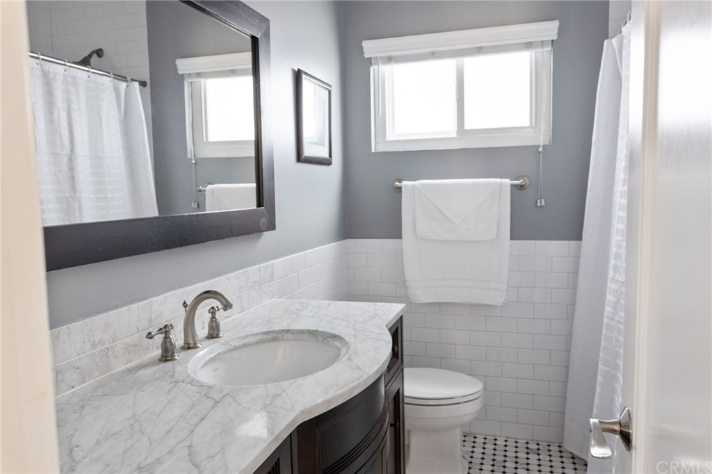 905 North Valley Drive Manhattan Beach, CA 90266 - Photo 13 of 25