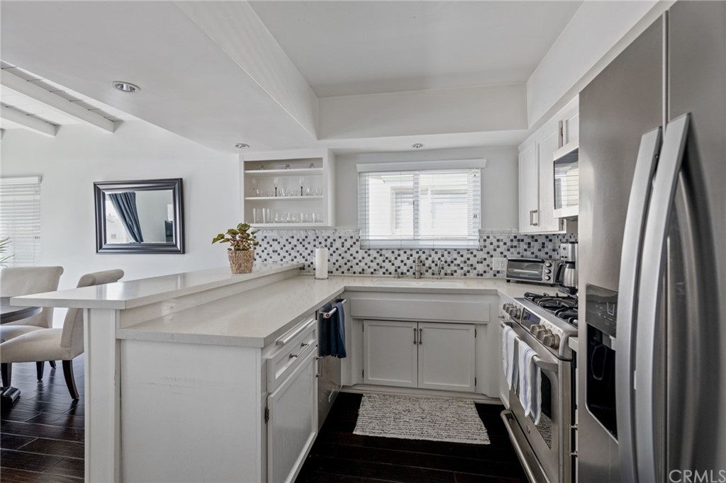 905 North Valley Drive Manhattan Beach, CA 90266 - Photo 7 of 25